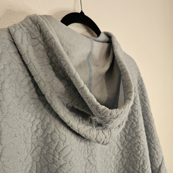 Tahari Sport Plus Activewear Top Hoodie w/Drawstrings Light Blue Size 2X NWT - Picture 9 of 16